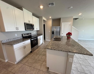 7627 Momentum Parkway - Photo Thumbnail 5