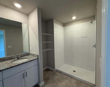 7627 Momentum Parkway - Photo Thumbnail 16