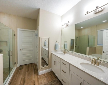 16284 Admiral Cove Lane - Photo Thumbnail 18
