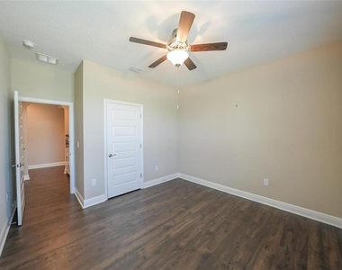 16284 Admiral Cove Lane - Photo Thumbnail 24