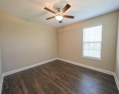 16284 Admiral Cove Lane - Photo Thumbnail 25