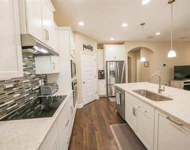 16284 Admiral Cove Lane - Photo Thumbnail 10