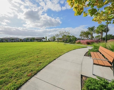 16284 Admiral Cove Lane - Photo Thumbnail 3