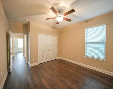 16284 Admiral Cove Lane - Photo Thumbnail 29