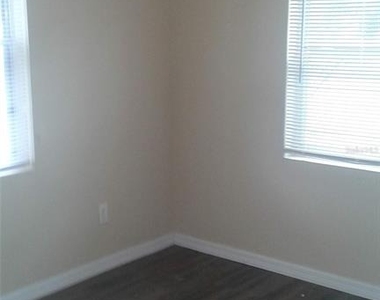 410 N Hill Avenue - Photo Thumbnail 10