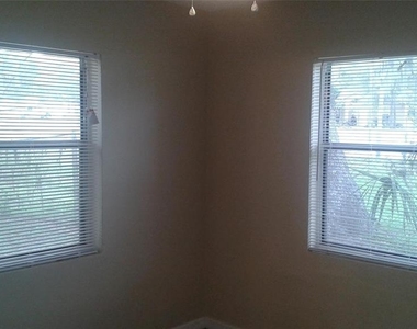 410 N Hill Avenue - Photo Thumbnail 12