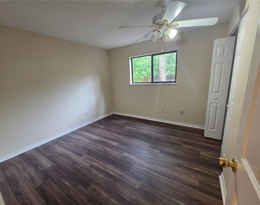 294 Lovell Lane - Photo Thumbnail 11