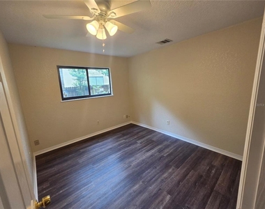 294 Lovell Lane - Photo Thumbnail 10