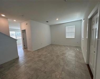 3037 Ella Way - Photo Thumbnail 7