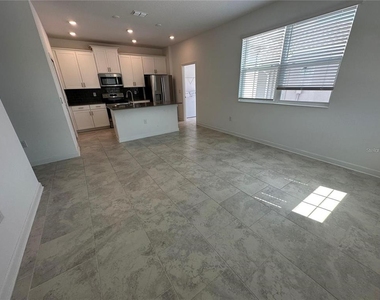 3037 Ella Way - Photo Thumbnail 8