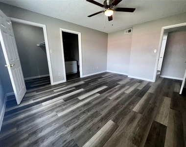 4355 Perkinshire Lane - Photo Thumbnail 9