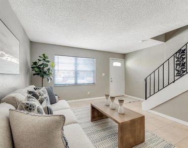 2140 S Palmetto Avenue - Photo Thumbnail 6