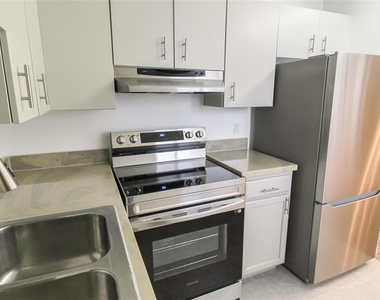 2509 Oak Park Way - Photo Thumbnail 5
