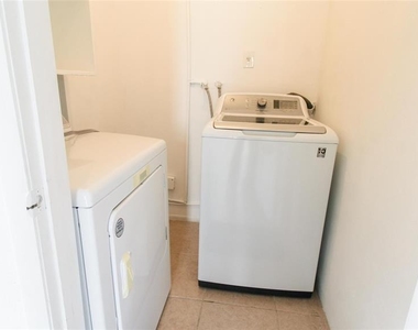 2509 Oak Park Way - Photo Thumbnail 17