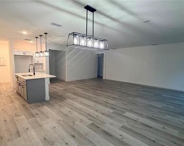 509 St Johns - Photo Thumbnail 4