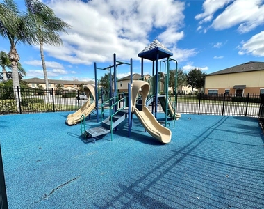 1121 Trillium Park Lane - Photo Thumbnail 18