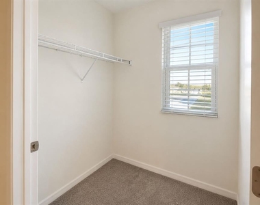 654 Park Place Blvd - Photo Thumbnail 13