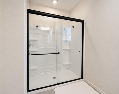654 Park Place Blvd - Photo Thumbnail 17