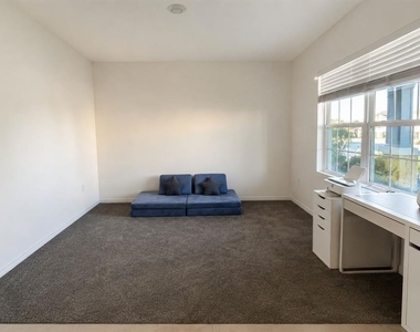 654 Park Place Blvd - Photo Thumbnail 18