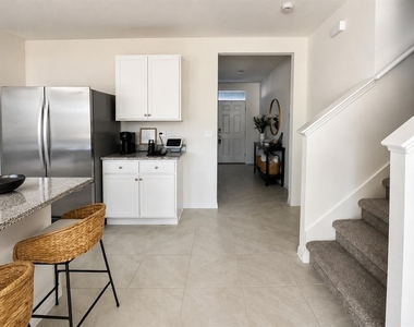 654 Park Place Blvd - Photo Thumbnail 7