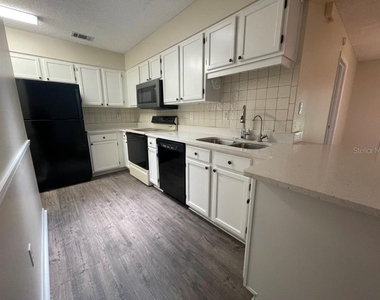 1133 Monroe Avenue - Photo Thumbnail 4