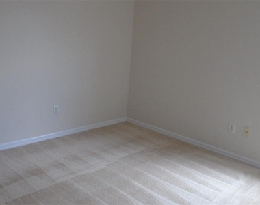 2406 Siward Avenue - Photo Thumbnail 5