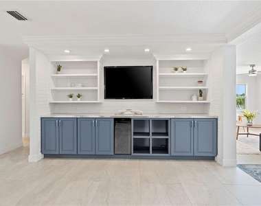 805 Leisey Circle - Photo Thumbnail 8