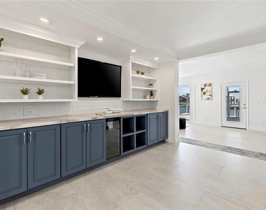 805 Leisey Circle - Photo Thumbnail 9
