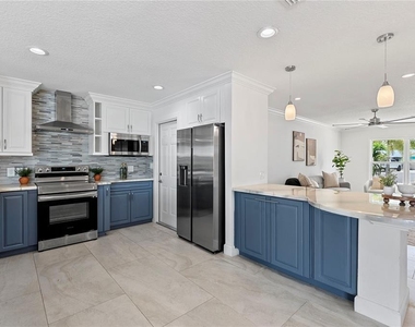 805 Leisey Circle - Photo Thumbnail 7