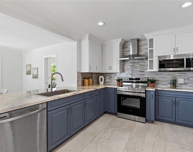 805 Leisey Circle - Photo Thumbnail 5