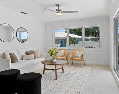 805 Leisey Circle - Photo Thumbnail 13