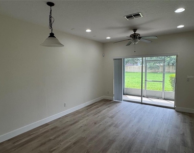 10328 Manderley Way - Photo Thumbnail 7