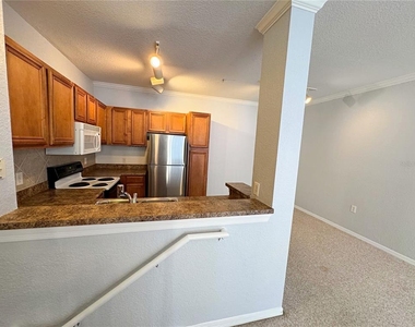 6131 Metrowest Boulevard - Photo Thumbnail 3