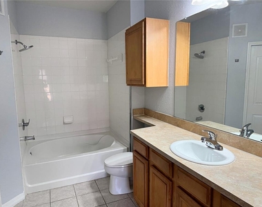 6131 Metrowest Boulevard - Photo Thumbnail 13