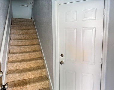 6131 Metrowest Boulevard - Photo Thumbnail 2