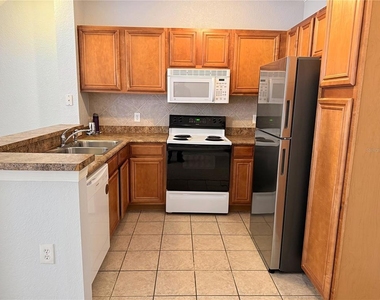 6131 Metrowest Boulevard - Photo Thumbnail 5