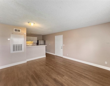 2130 Cascades Boulevard - Photo Thumbnail 4