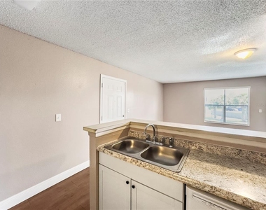 2130 Cascades Boulevard - Photo Thumbnail 7