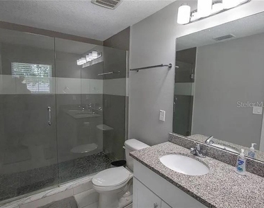 3855 S Fern Creek Avenue - Photo Thumbnail 15