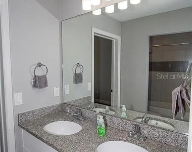 3855 S Fern Creek Avenue - Photo Thumbnail 10