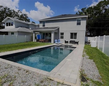 3855 S Fern Creek Avenue - Photo Thumbnail 20