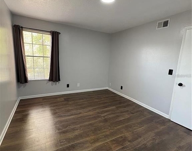465 Forestway Circle - Photo Thumbnail 10