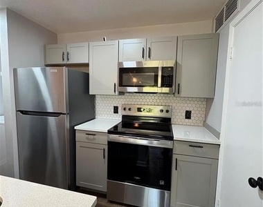 465 Forestway Circle - Photo Thumbnail 3