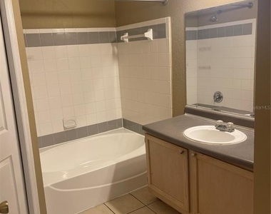 3384 Corona Village Way - Photo Thumbnail 7