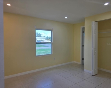 3633 Se 20th Terrace - Photo Thumbnail 15