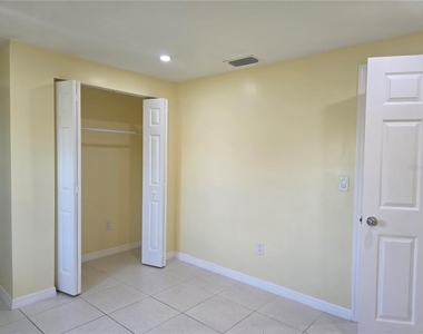 3633 Se 20th Terrace - Photo Thumbnail 16