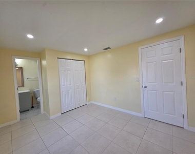 3633 Se 20th Terrace - Photo Thumbnail 19