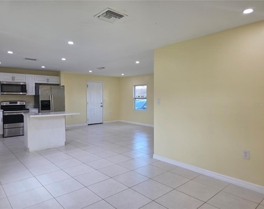 3633 Se 20th Terrace - Photo Thumbnail 8