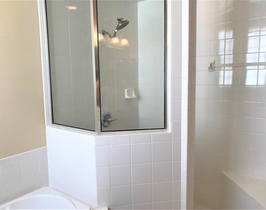 1835 Rocky Pointe Drive - Photo Thumbnail 10