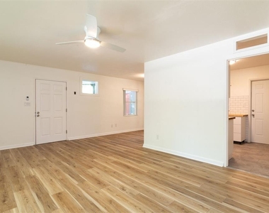 600 Nw 36th Drive - Photo Thumbnail 10
